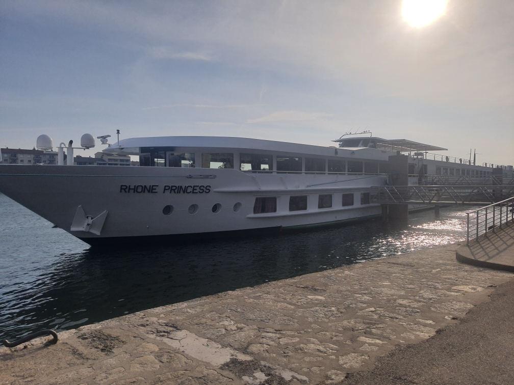 Rénovation de la moquette sur un bateau CroisiEurope