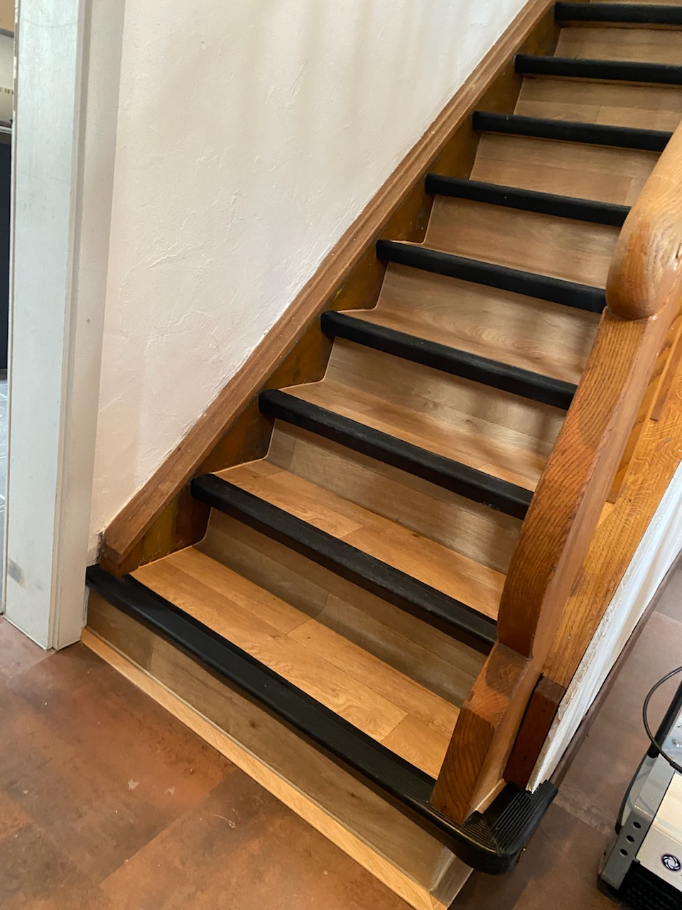 Rénovation d'une pose de cage d'escalier en PVC